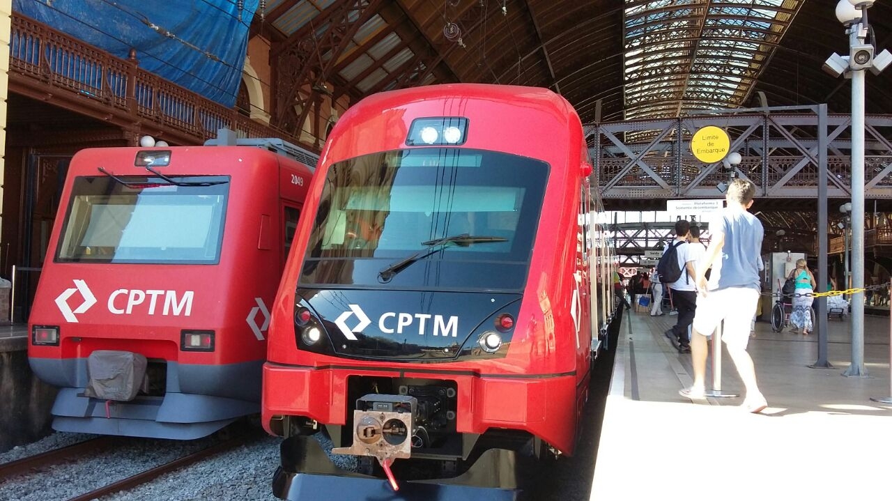Passageiros são esfaqueados em estação de trem em São Paulo