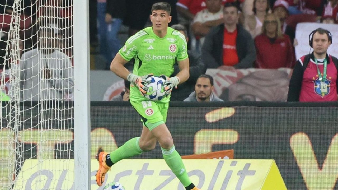 Rochet brinca após pênalti que classificou o Internacional: “Se eu não defendo, eu faço”