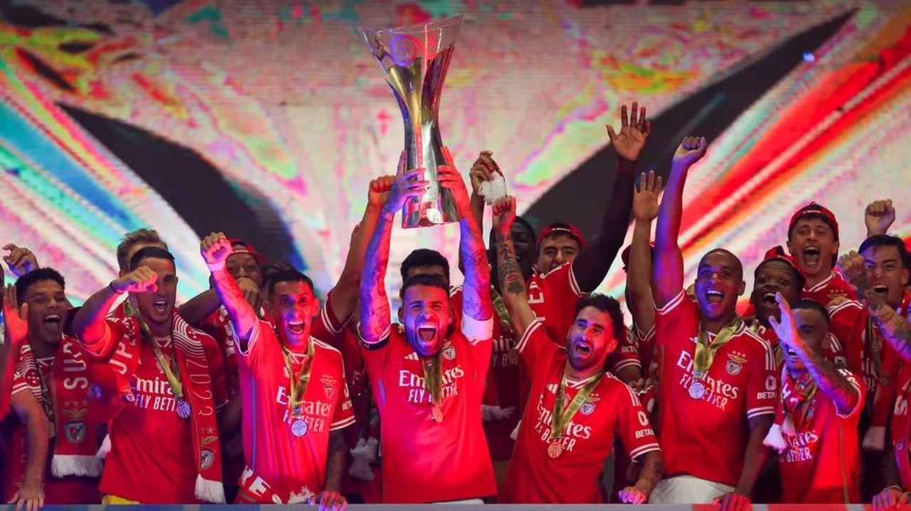 Benfica supera Porto e conquista nona Supertaça de Portugal