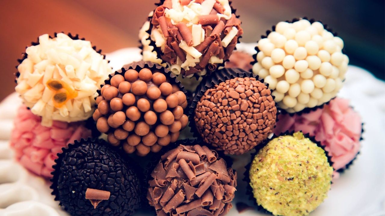 Bárbara Evans traz à tona polêmica sobre brigadeiro: “Crianças podem ou não comer?”