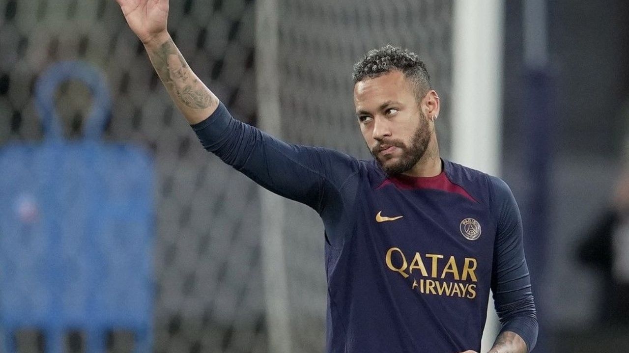 Neymar acerta com o Al-Hilal por duas temporadas, afirma jornal francês
