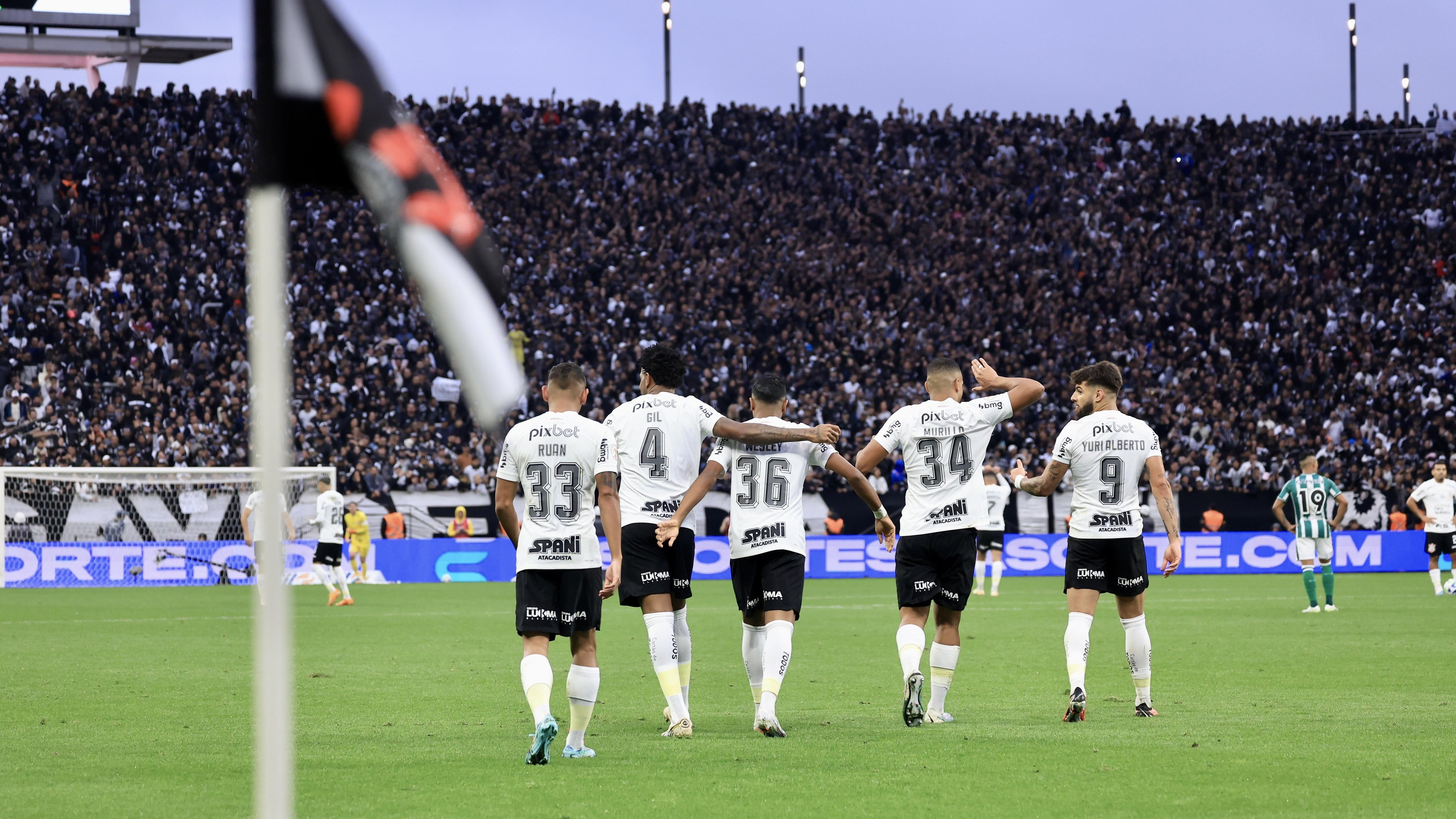Corinthians acorda no segundo tempo e vence o Coritiba no Brasileirão