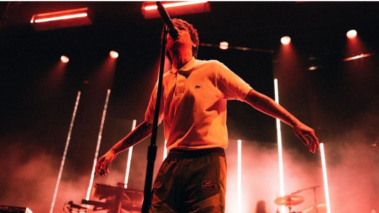 Louis Tomlinson ultrapassa marca de streamings no Spotify