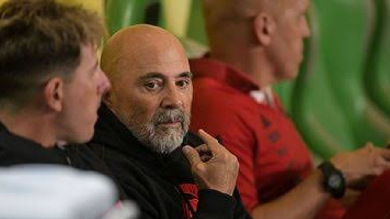 Sampaoli fala com Pedro pela primeira vez após agressão de preparador físico do clube