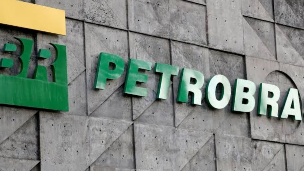 Petrobrás anuncia aumento no preço da gasolina e diesel