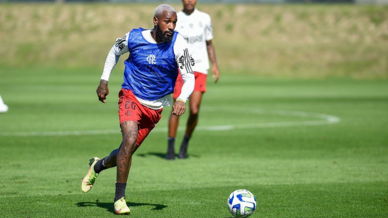 Entenda por que Gerson e Varela não foram suspensos pelo Flamengo