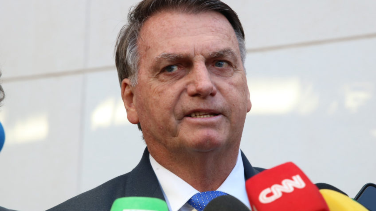 Veja o valor das joias que assessores de Jair Bolsonaro tentaram vender