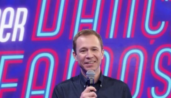 Tiago Leifert avisa mudança na programação dominical da Globo e deseja sorte a Faustão: ‘Amigo e incentivador’