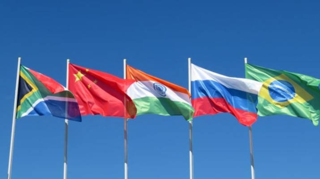 Cúpula do Brics poderá discutir plano de paz para o fim da guerra entre Rússia e Ucrânia