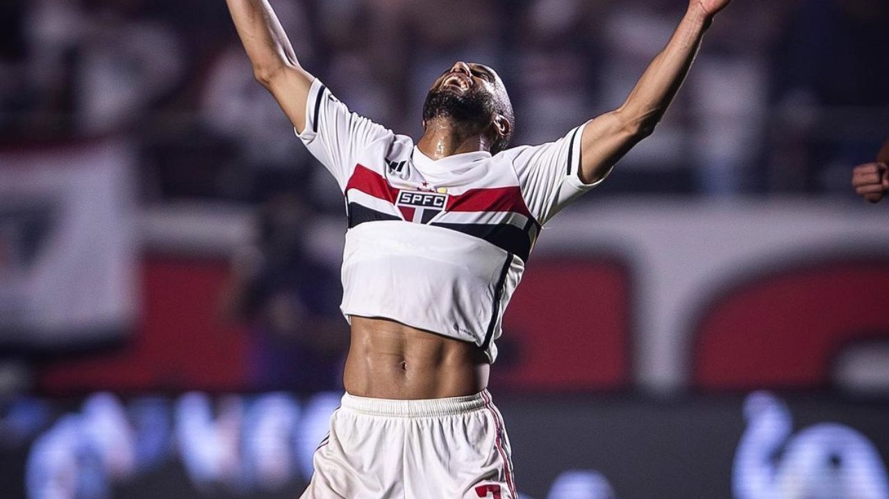 Lucas Moura marca e vai às lágrimas após classificação do São Paulo