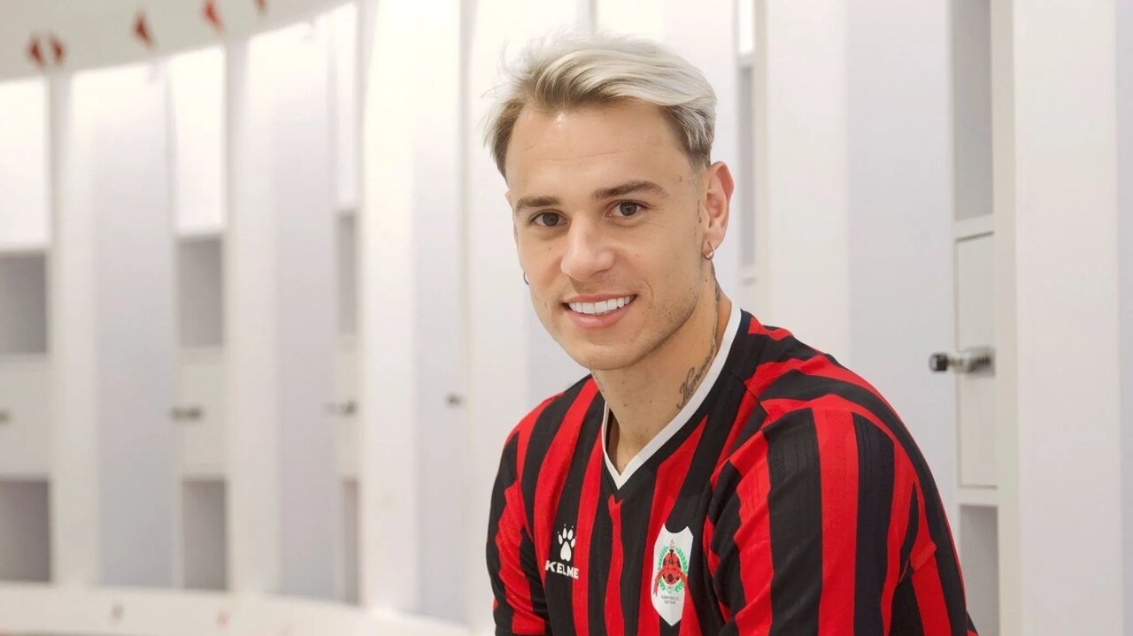 Róger Guedes inicia trajetória no Al-Rayyan com gol decisivo de estreia