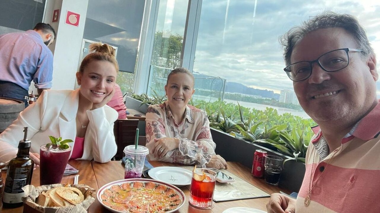 Pai de Larissa Manoela posta mensagem motivacional durante crise familiar