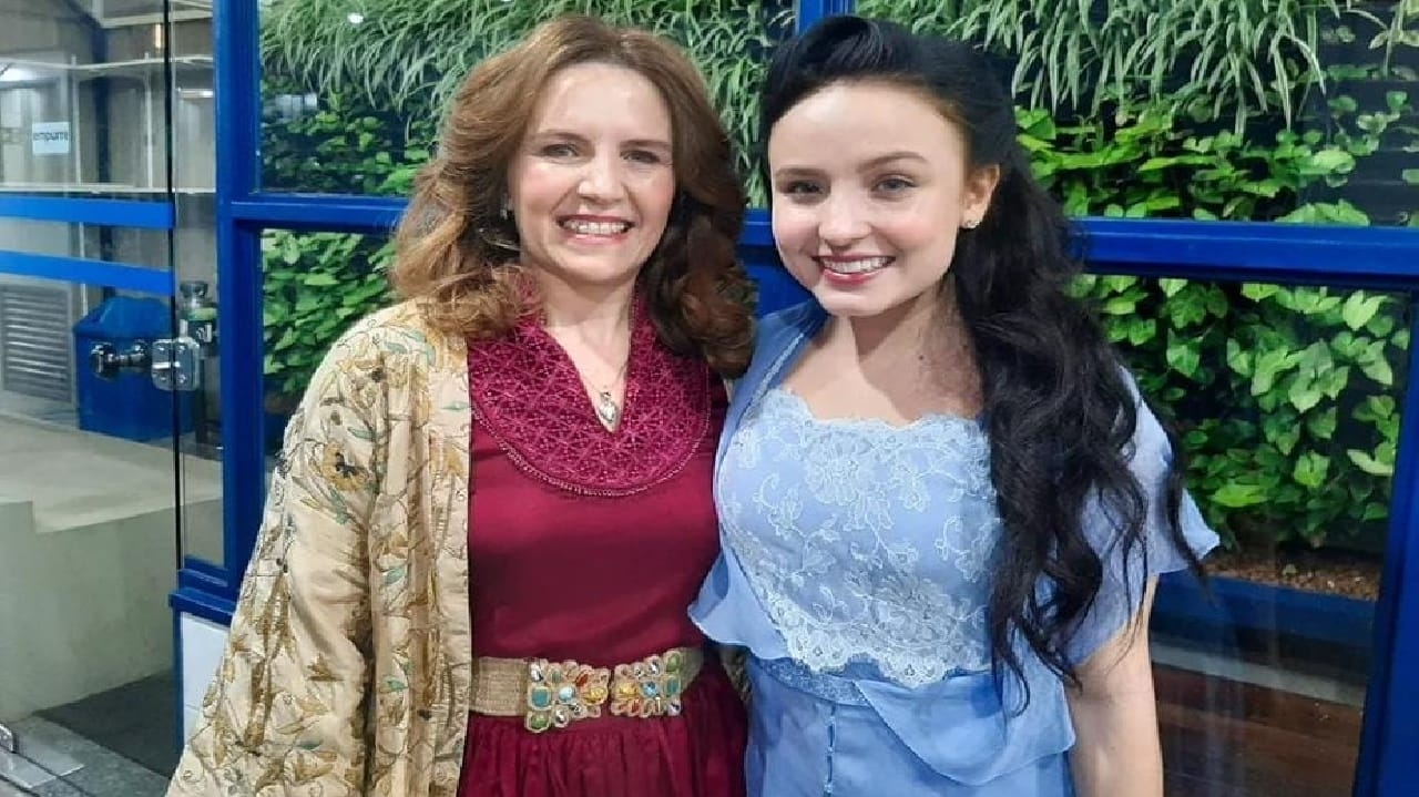 Após entrevista de Larissa Manoela, advogado afirma que pais buscam reconciliação com a atriz