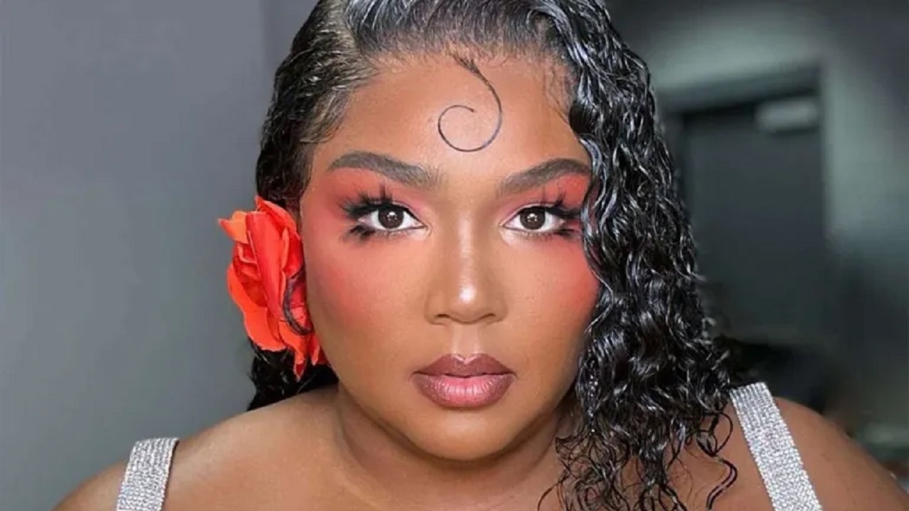 Dançarinos de Lizzo postam uma nota elogiando a cantora no Instagram