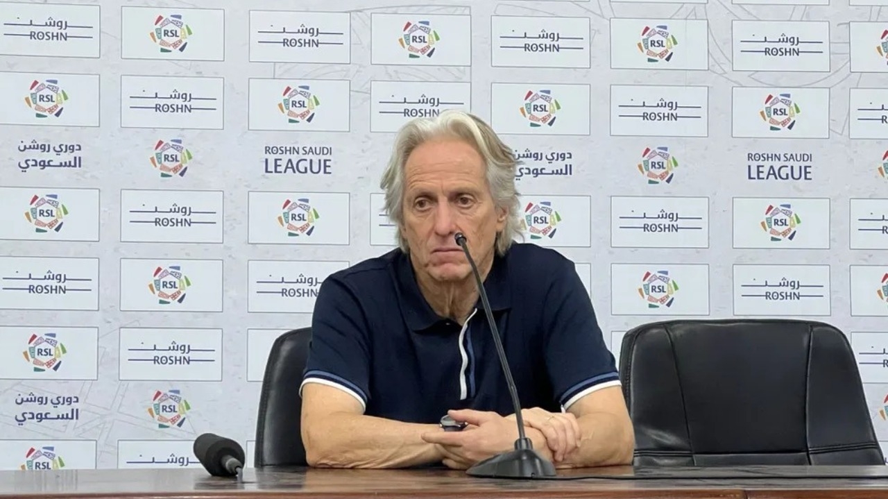 Em entrevista coletiva, Jorge Jesus afirma que Neymar não tem estreia prevista no Al-Hilal