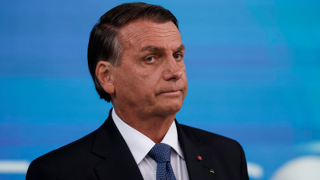 Mensagens em celular de Mauro Cid indicam que Bolsonaro sabia da venda de jóias