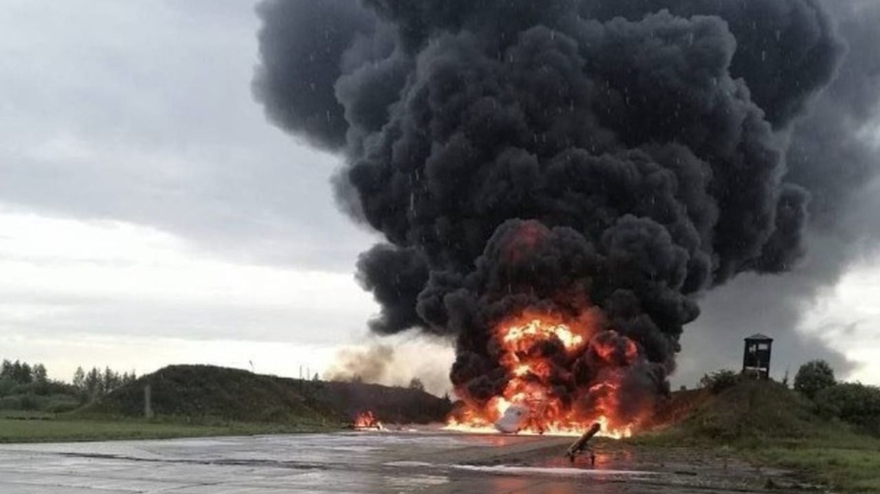 Bombardeiro russo é destruído por drone ucraniano em São Petersburgo