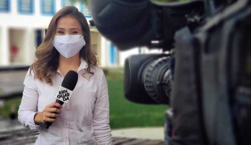 Repórter atacada por Jair Bolsonaro recebe apoio nas redes sociais: “/Obrigada pela coragem!”/