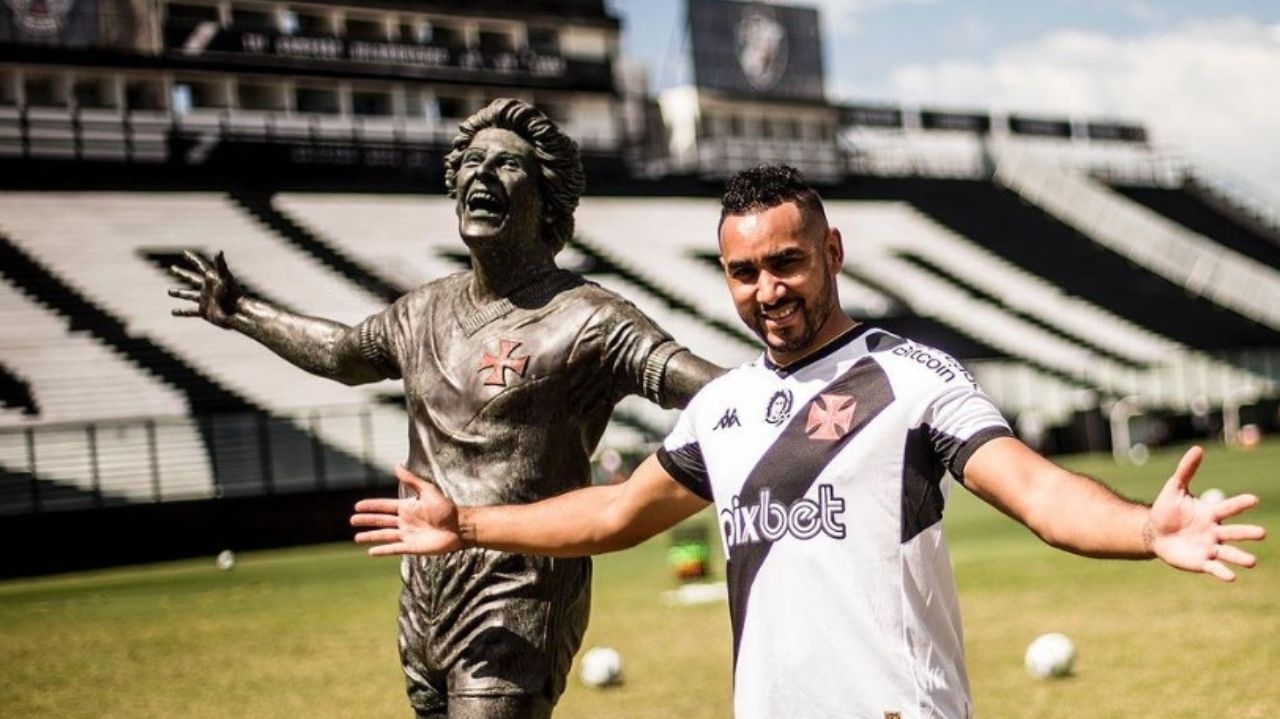 Vasco corre contra o tempo para inscrever Payet já nesta sexta-feira