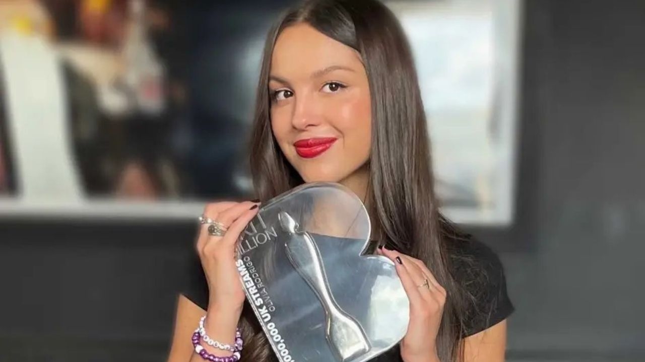 Olivia Rodrigo torna-se artista mais jovem a receber o BRIT Billion Award