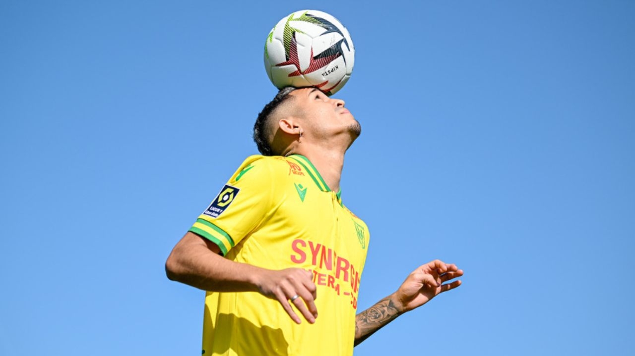 Adson, ex-jogador do Corinthians, é anunciado pelo Nantes, da França