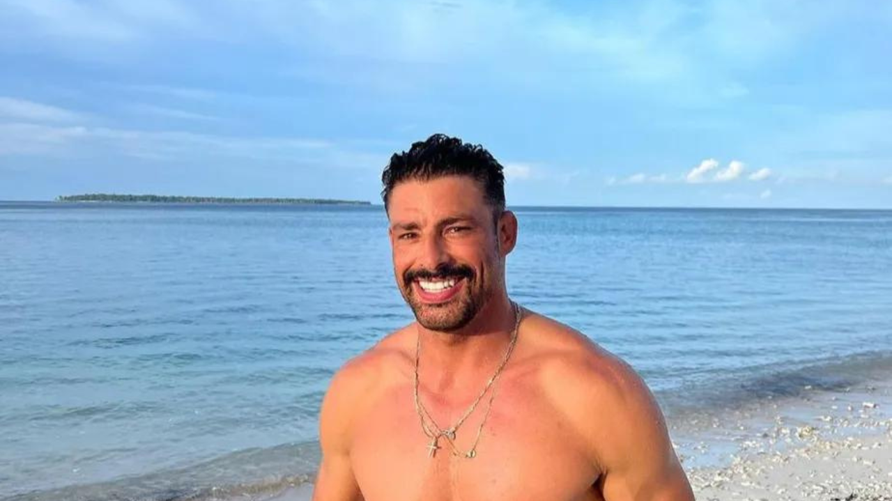 Cauã Reymond comenta sobre vaidade e reflete sobre os 43 anos