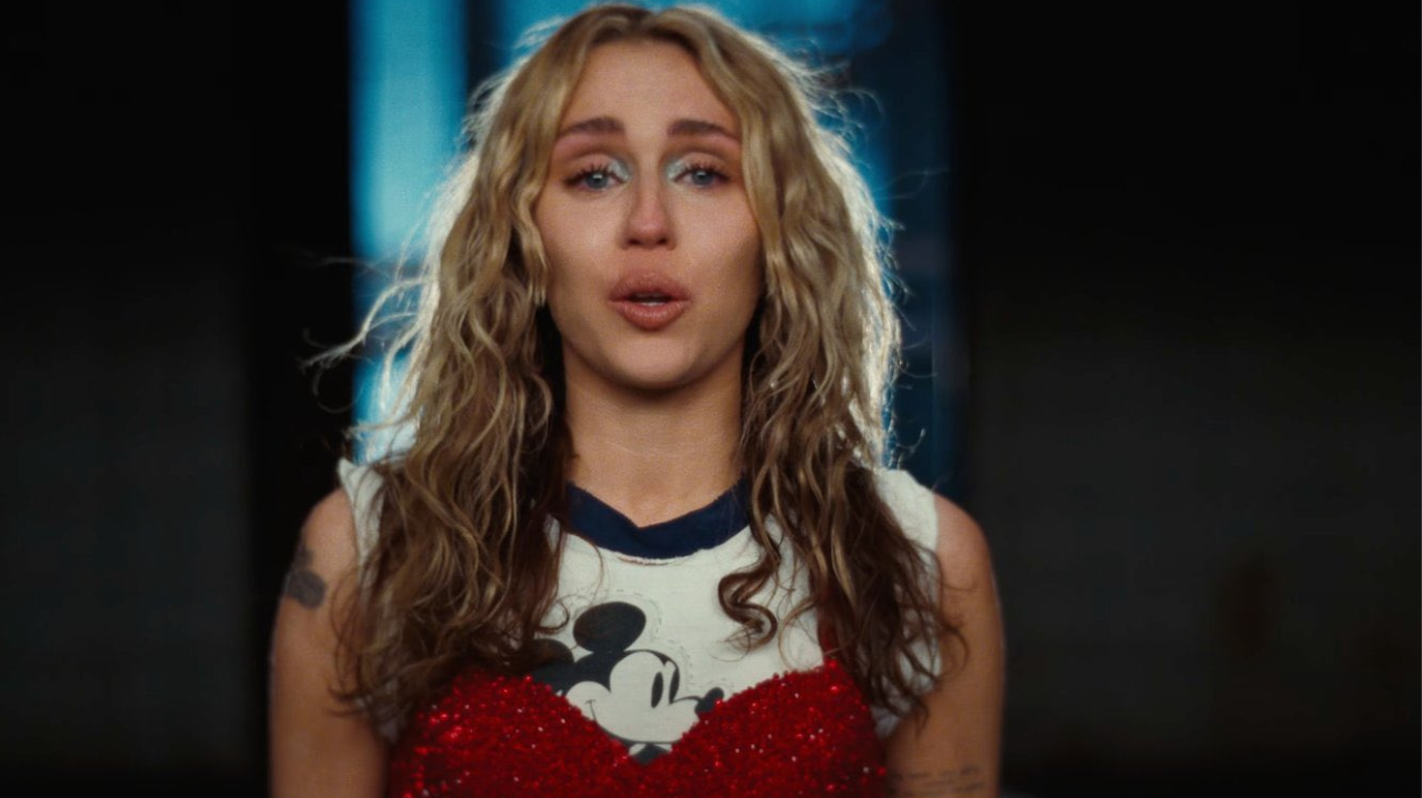 Miley Cyrus relembra o passado e despede-se dele em “Used To Be Young”