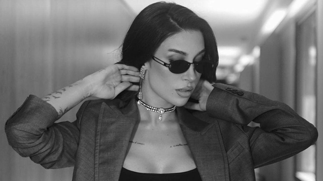 Bianca Andrade aposta em look autêntico para ir à palestra