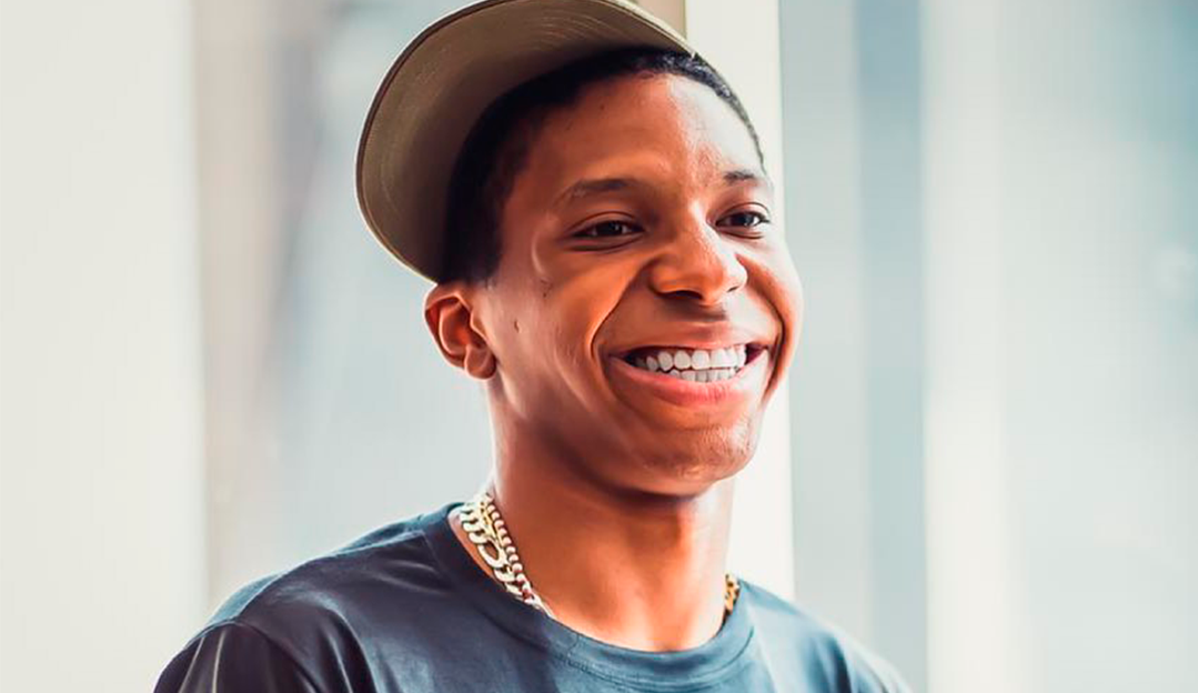 Lucas Penteado diz ter perdido 100 mil seguidores após falar de mortes pela Covid-19