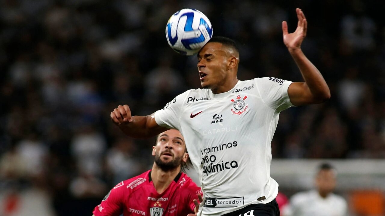 Corinthians fecha acordo para transferir Murillo ao Nottingham Forest, da Inglaterra