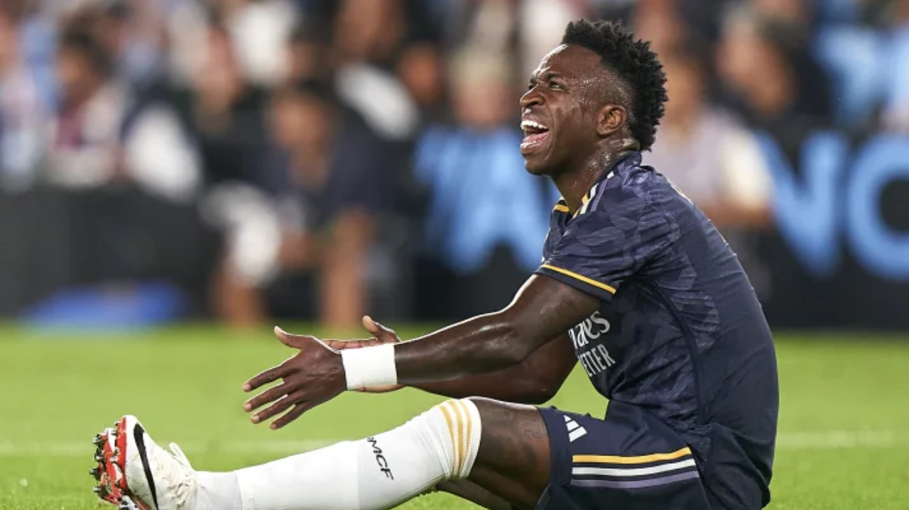 Vinícius Júnior fará exames pra definir grau de lesão nesta segunda-feira