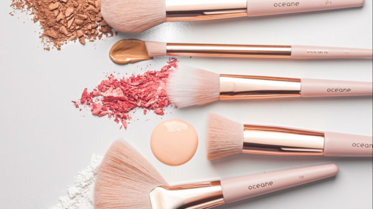 Veja como lavar o pincel e esponja de maquiagem da forma correta