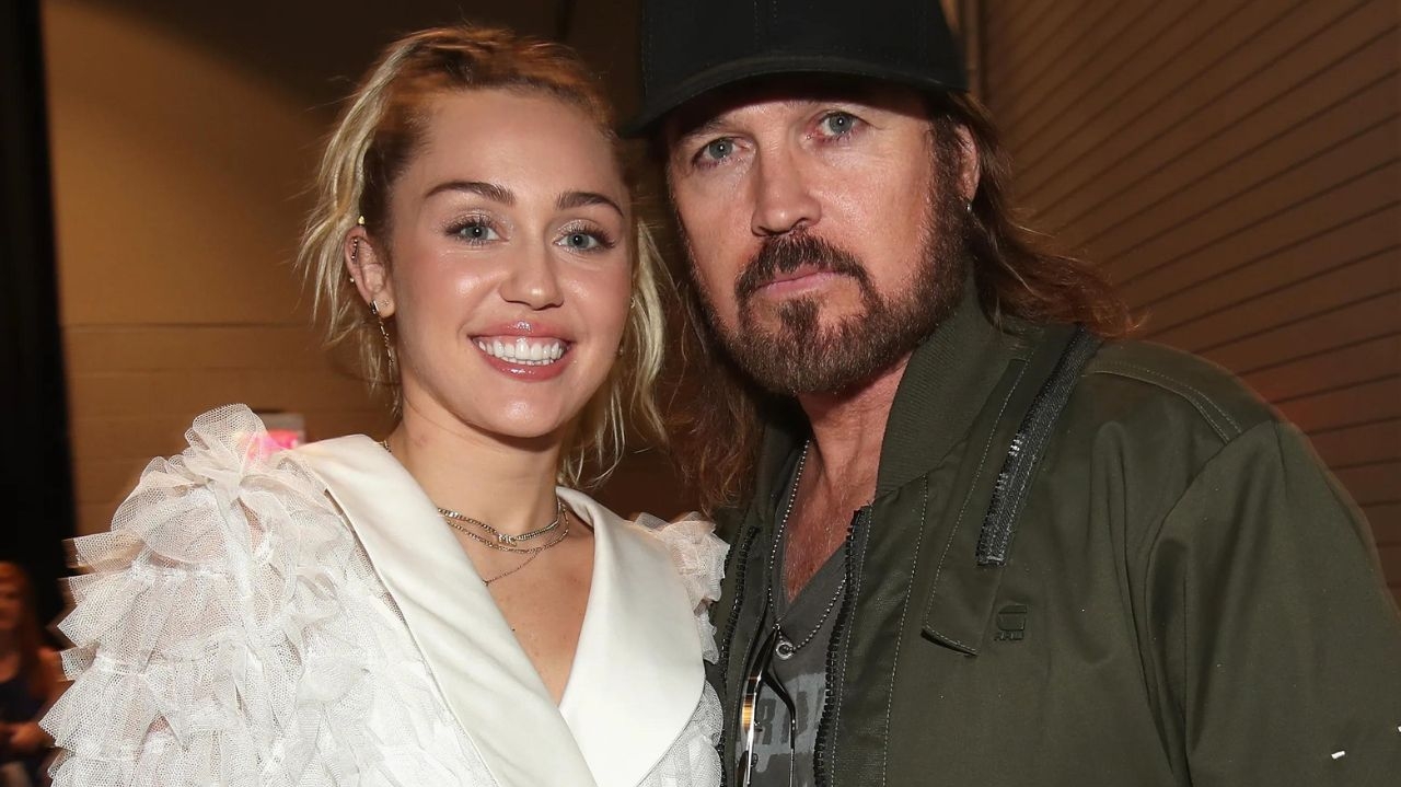 Miley Cyrus abre o jogo sobre relação com o pai Billy Ray