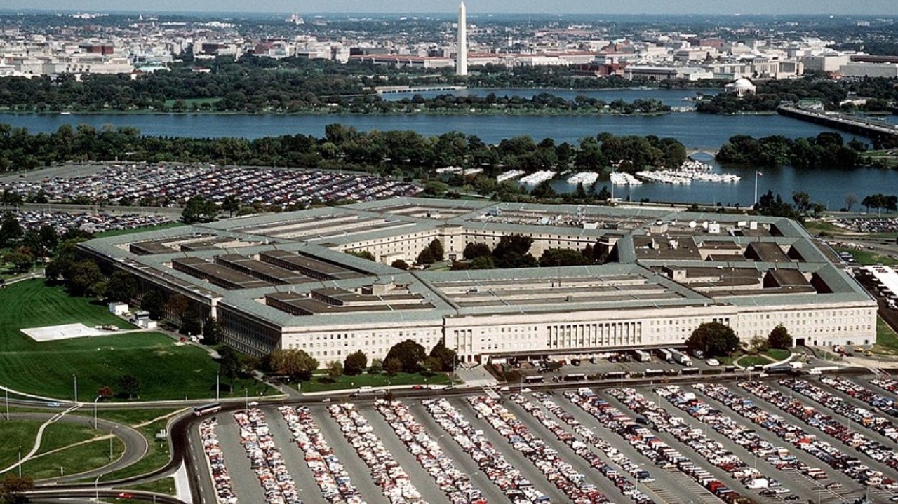 Autoridade do Pentágono cobra “força total” para combate à novas ameaças biológicas