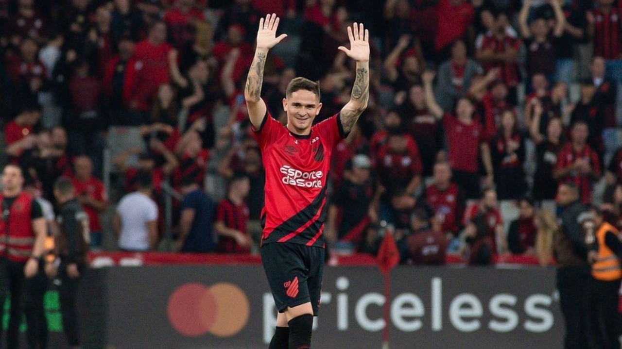 Khellven viaja rumo à Rússia para assinar com o CSKA Moscou