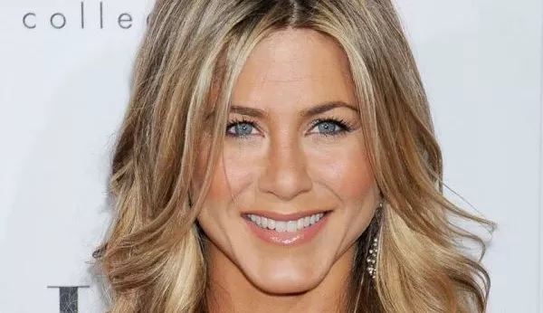 Jennifer Aniston diz que terapia ajuda a lidar com a fama