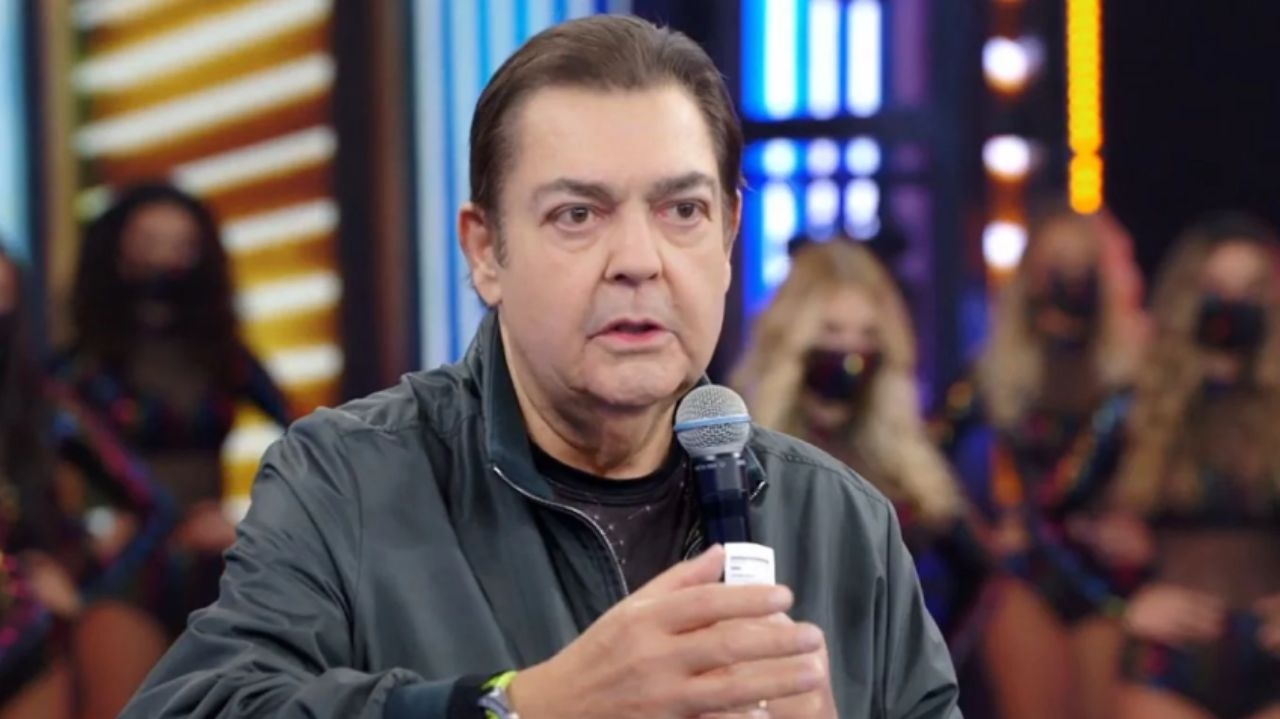 Faustão está consciente e respira sem ajuda de aparelhos