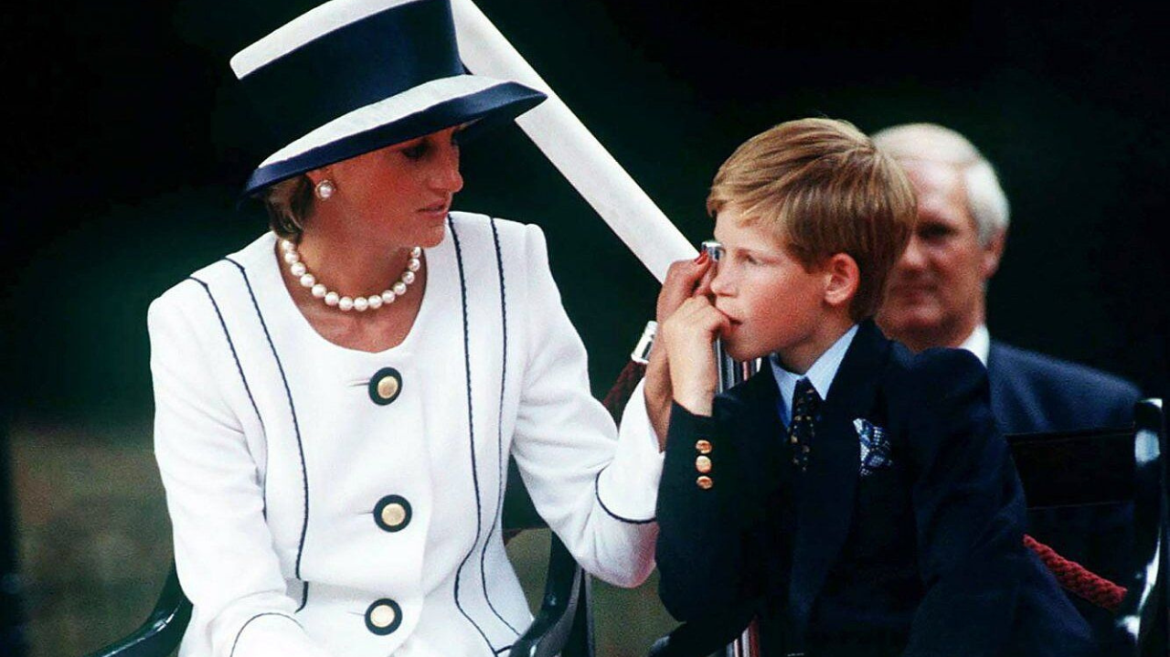 Príncipe Harry diz que só conseguiu chorar pela morte da mãe após 16 anos