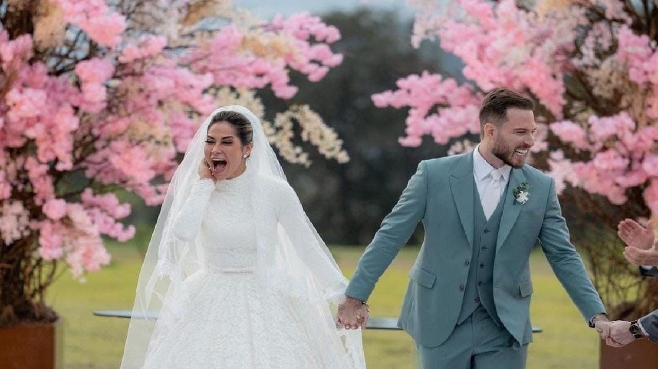 Casados, Maíra Cardi e Thiago Nigro escolhem alianças com 200 diamantes cravejados