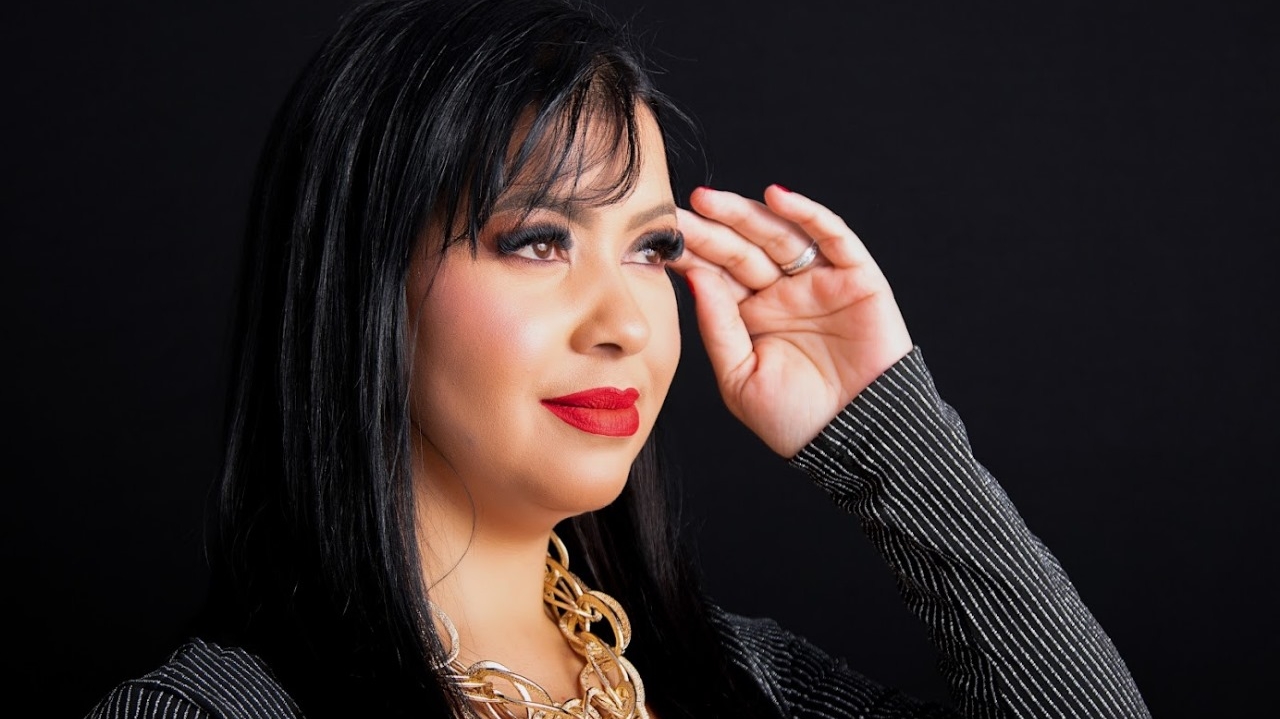 Empreendedora da Zona Leste de São Paulo quebra paradigmas e ajuda mulheres de todas as classes sociais a descobrirem sua versão empoderada