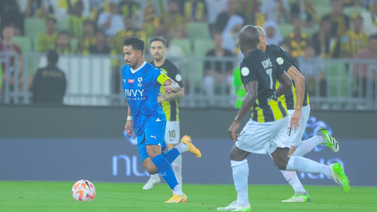 Com hat-trick de Mitrovic, Al-Hilal vira o jogo e vence o Al-Ittihad