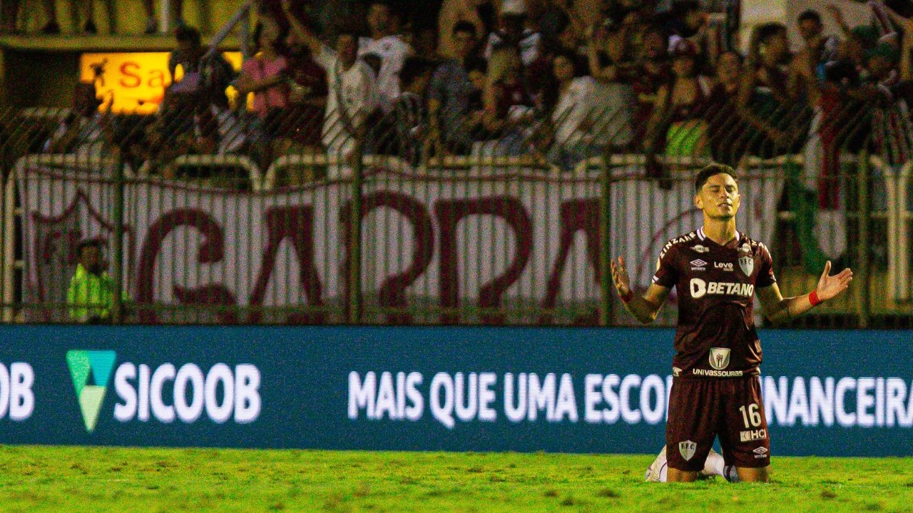 Diogo Barbosa marca no fim e Fluminense derrota Fortaleza pelo Campeonato Brasileiro