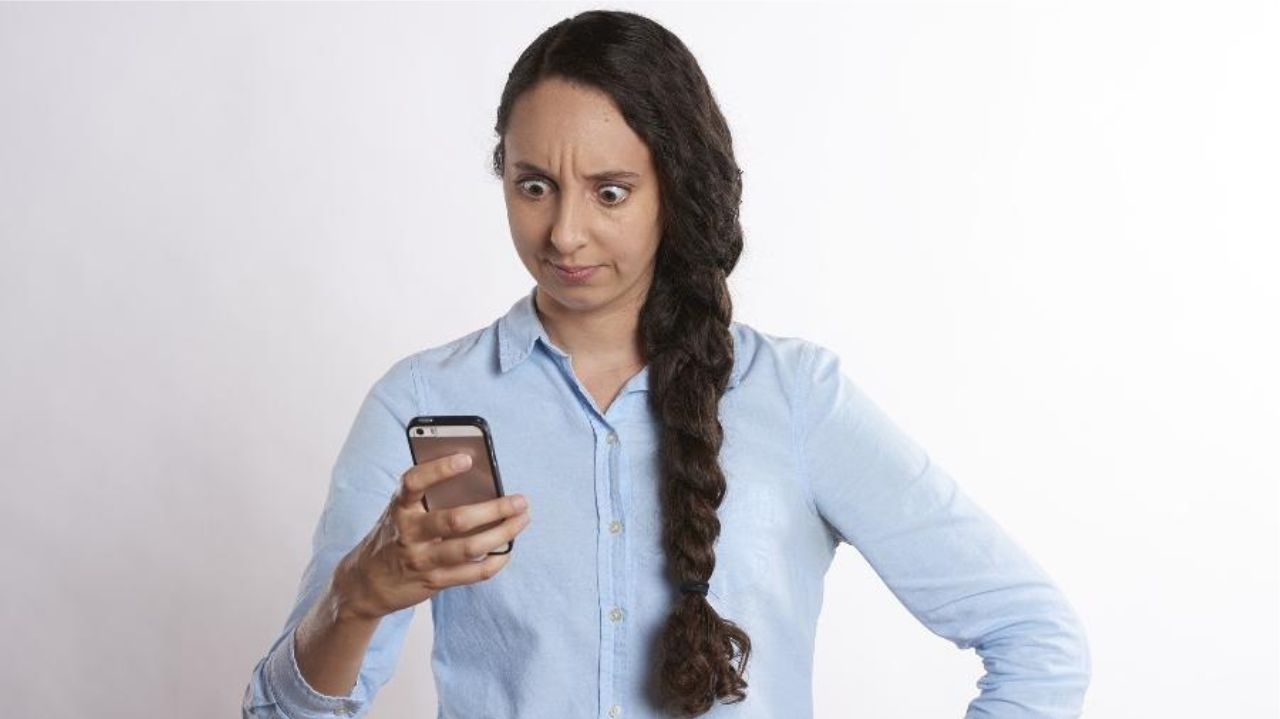 Crime via SMS: como os criminosos seduzem suas vítimas com mensagens falsas