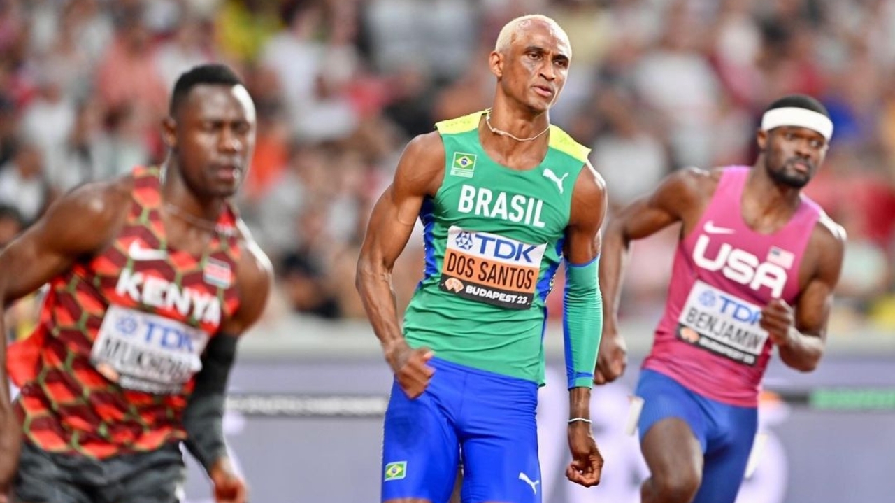 Alison dos Santos conquista primeiro lugar nos 400m com barreiras em meeting na Suíça