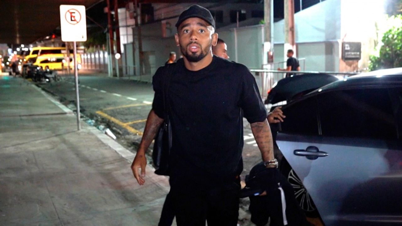 Gabriel Jesus se apresenta ao grupo e é último convocado a se juntar à Seleção
