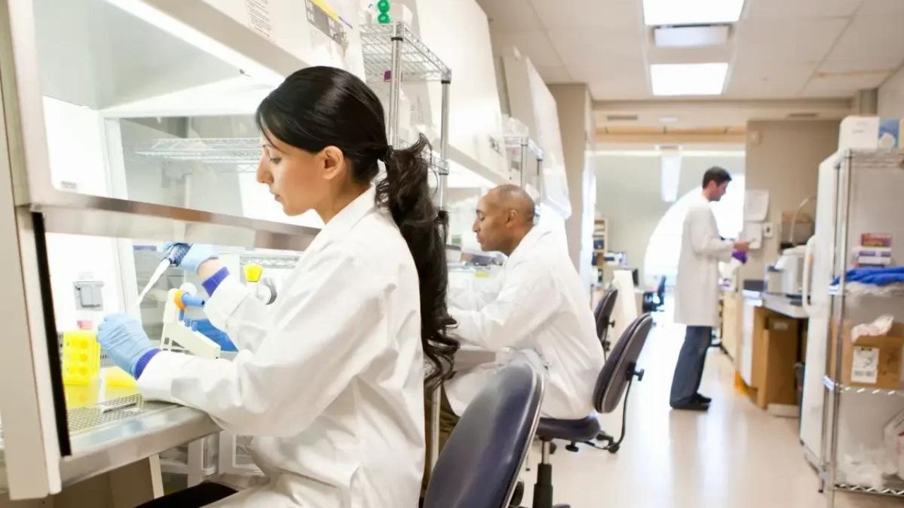 Aumento significativo nos diagnósticos de câncer em pessoas com menos de 50 anos preocupa cientistas