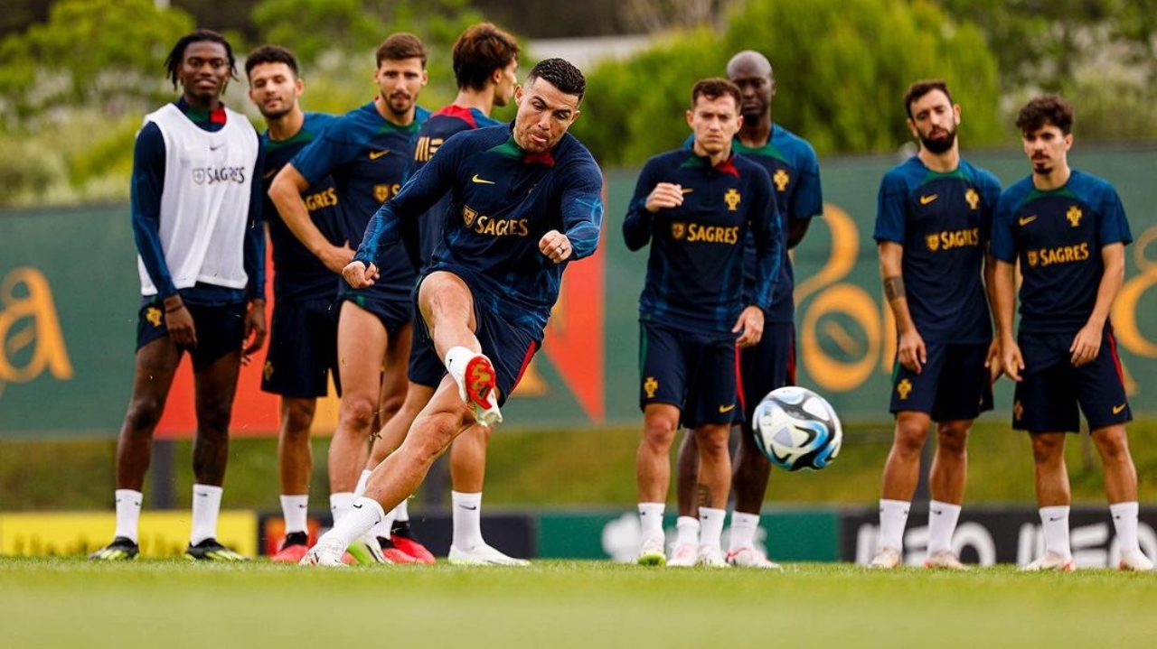 Cristiano Ronaldo fala sobre rivalidade com Messi em entrevista