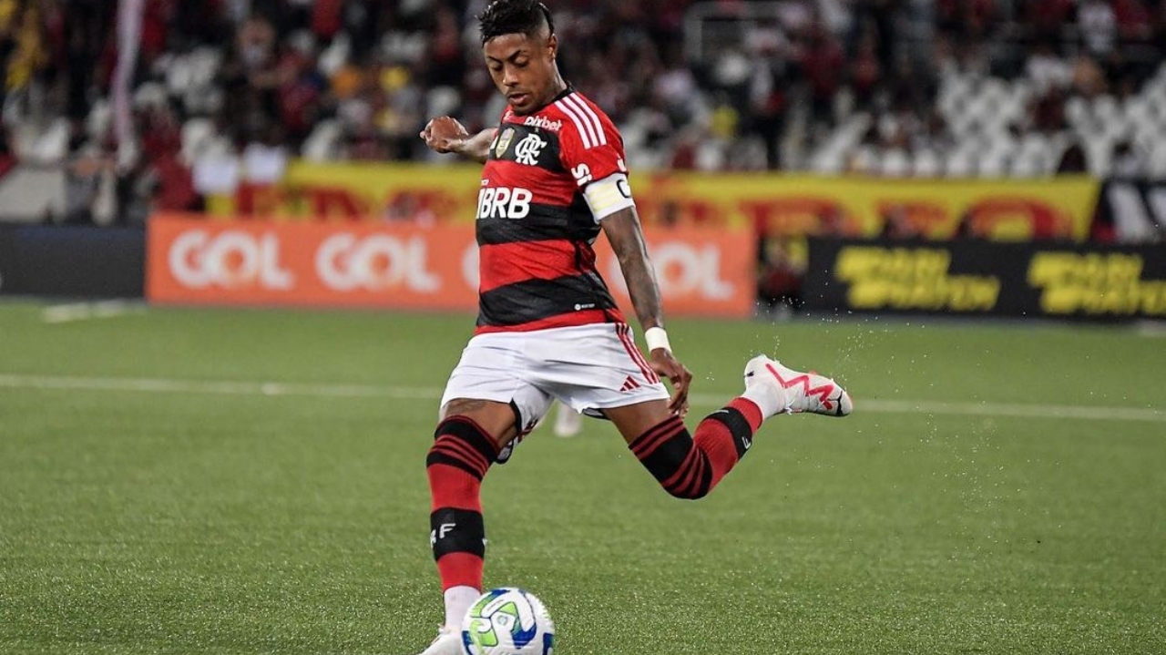 Bruno Henrique propõe renovação ao Flamengo, mas negociações congelam