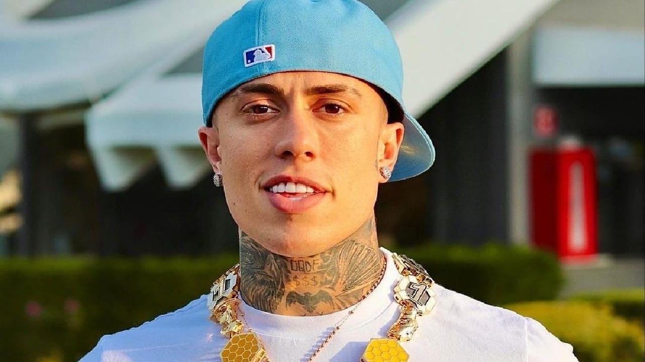 MC Daniel impressiona seguidores com carro de luxo