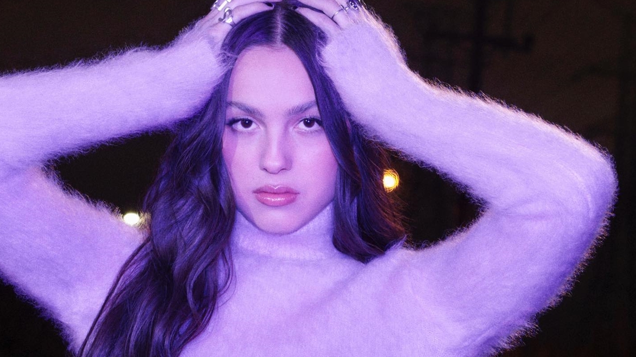 “Guts” novo álbum de Olivia Rodrigo é aclamado pela crítica